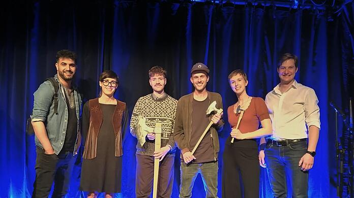 Amjad (links) Eva Karl-Faltermeier, Benedikt Mitmannsgruber, David Weber, Sonja und Michael Großschädel.