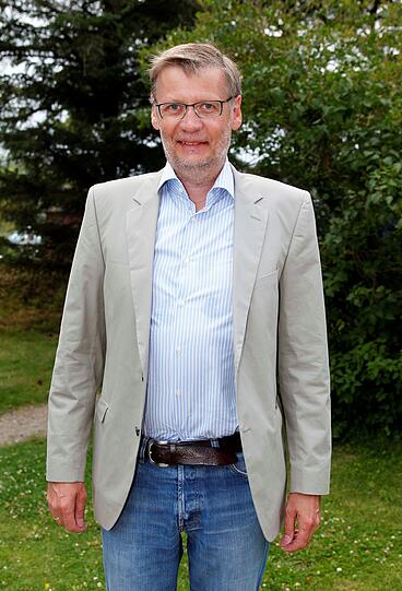 So sieht man Günther Jauch selten: Mit Drei-Tage-Bart 2012 auf dem Sommerkonzert auf Sylt.