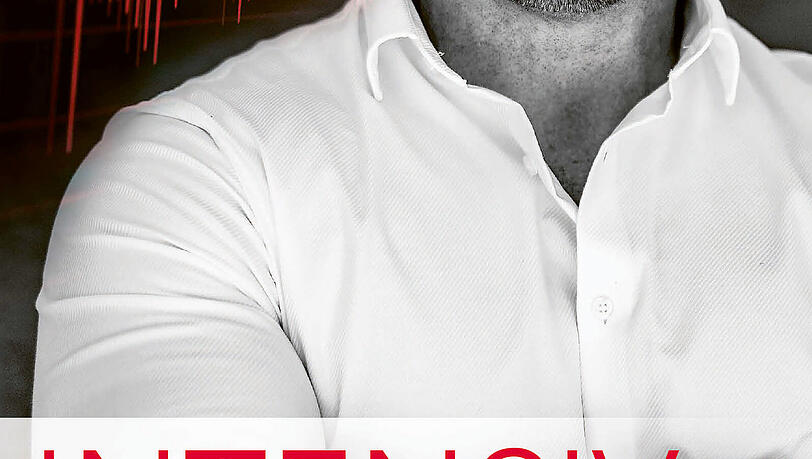 Das Buch "Intensiv - Wenn der Ausnahmezustand Alltag ist. Ein Notruf." von Ricardo Lange erschien beim dtv-Verlag.