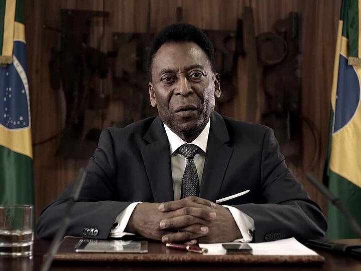 Pele bittet als brasilianischer Fußballminister um deutsche Zurückhaltung