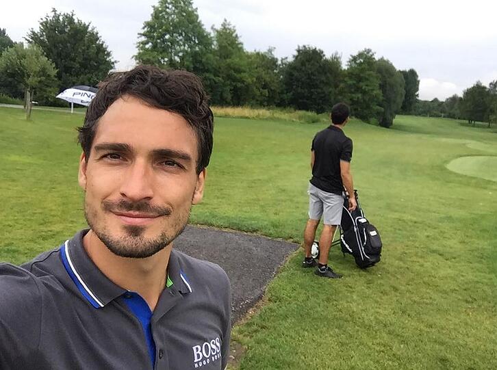 Entspannung an den freien Tagen: Mats Hummels beim Golfen.