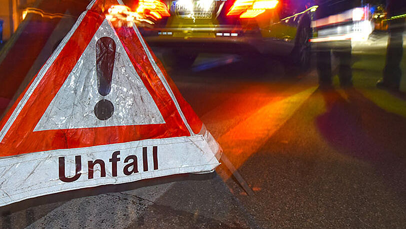 Bei dem Unfall auf der A93 wurde auch zwei Kleinkinder verletzt. Bei dem Unfall auf der A93 wurde auch zwei Kleinkinder verletzt.