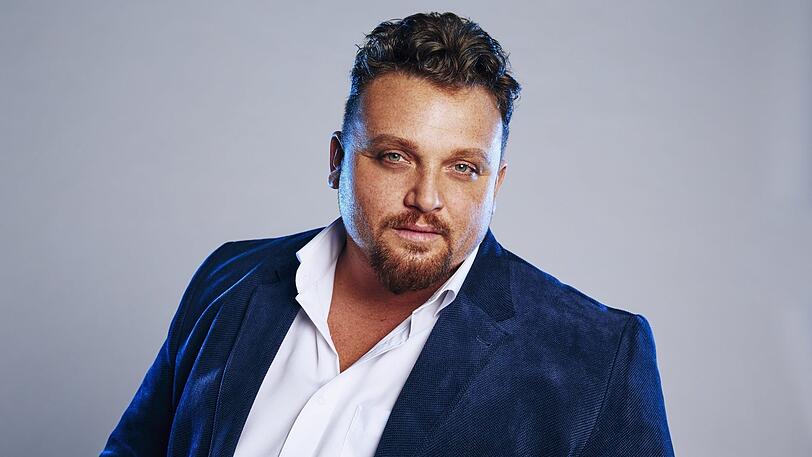 2015 wurde Menowin Fröhlich Zweiter bei "Promi Big Brother", am Montag zieht er ins Normalo-BB-Haus ein.