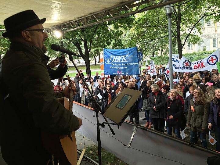 Alle Bilder von der Pfleger-Demo am Dienstag zum Durchklicken.