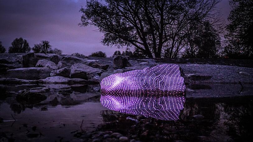 Philipp Frank, ein Münchner Künstler, setzt mithilfe von Computertechnik und Licht die Natur spektakülar in Szene.