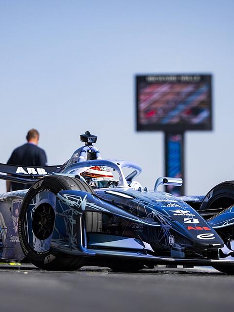 Die Zukunft der Formel E hei&szlig;t Gen4: Die neuen Autos drehen im franz&ouml;sischen Le Castellet ihre Premiere-Runden. Sie stehen f&uuml;r Stra&szlig;enautos Vorbild in Sachen Technologien.