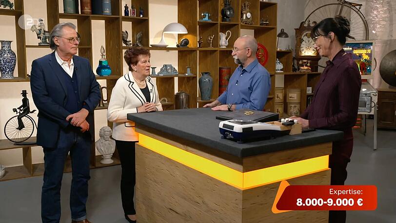 Überraschende Expertise: Allein der Goldwert des Armreifs lag schon bei 7.800 Euro. Überraschende Expertise: Allein der Goldwert des Armreifs lag schon bei 7.800 Euro.