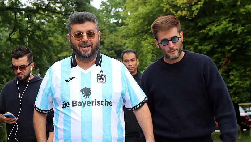 Biel Ballester Relat (r.) mit Investor Hasan Ismaik. Biel Ballester Relat (r.) mit Investor Hasan Ismaik.