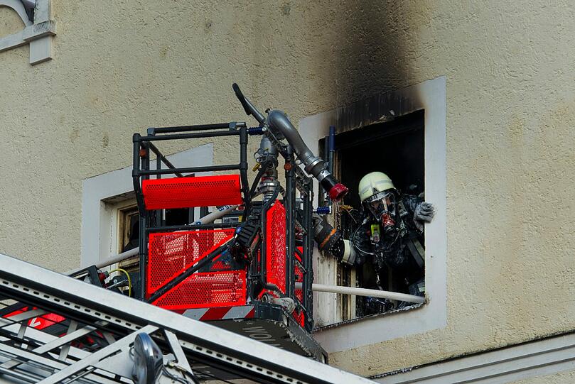 Brand in einem Mehrfamilienhaus in Geisenfeld: Die Bilder