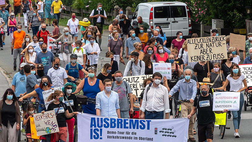 Ärger über Übertourismus, Staus und Müll: Die Oberland-Bevölkerung hat vergangenen Sommer gegen die Ausflügler demonstriert.