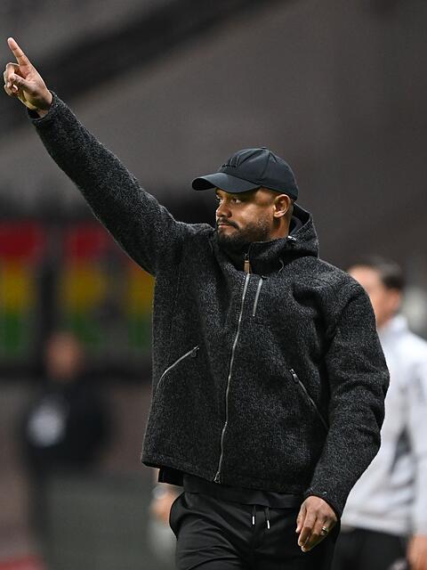 Coach Vincent Kompany und seine Bayern marschieren bislang in der Bundesliga vorneweg. (Archivfoto)