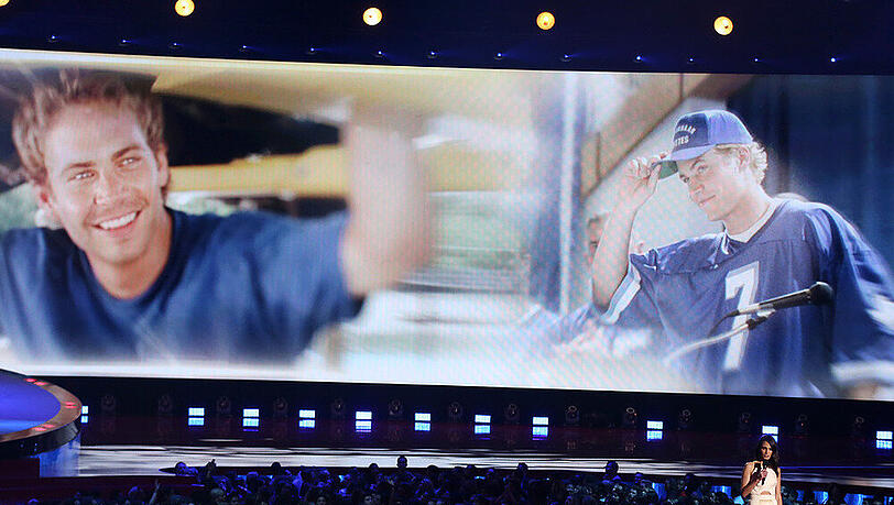 Paul Walker gibt es nur noch als Leinwand-Illusion - hier bei den MTV Movie Awards Paul Walker gibt es nur noch als Leinwand-Illusion - hier bei den MTV Movie Awards