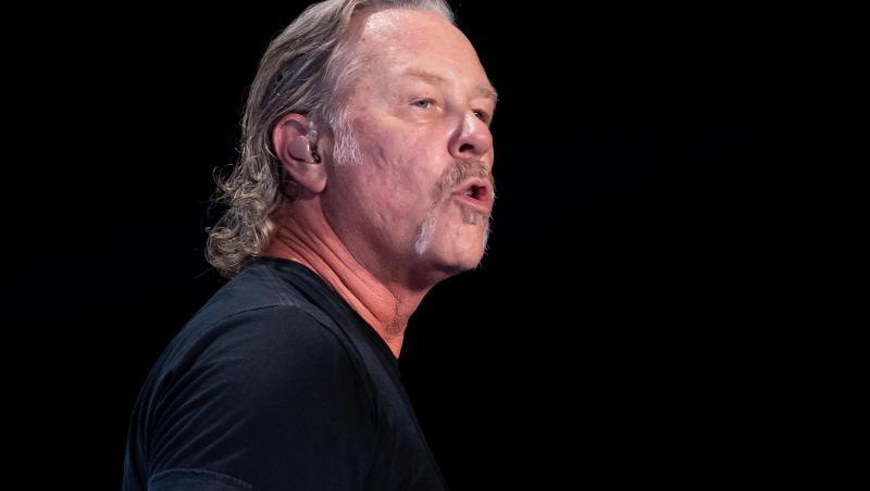 James Hetfield muss erneut wegen seiner Suchterkrankung behandelt werden. James Hetfield muss erneut wegen seiner Suchterkrankung behandelt werden.