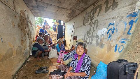 Thailänder in der umstrittenen Region bangen um ihr Leben.