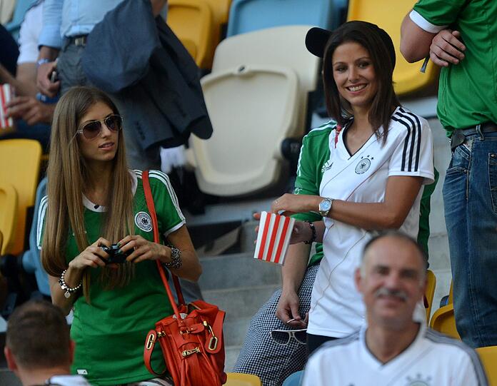Cathy Fischer und Gomez-Freundin Silvia Meichel.