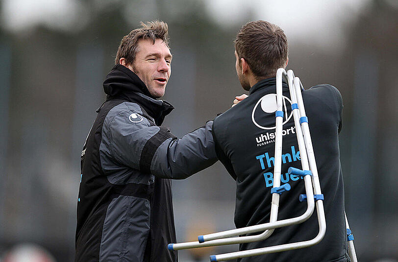 Während Löwen-Trainer Markus von Ahlen die Mannschaft zum Training bat, absolvierten Knipser Rubin Okotie, Daylon Claasen, Dominik Stahl und Stephan Hain eine individuelle Einheit.
