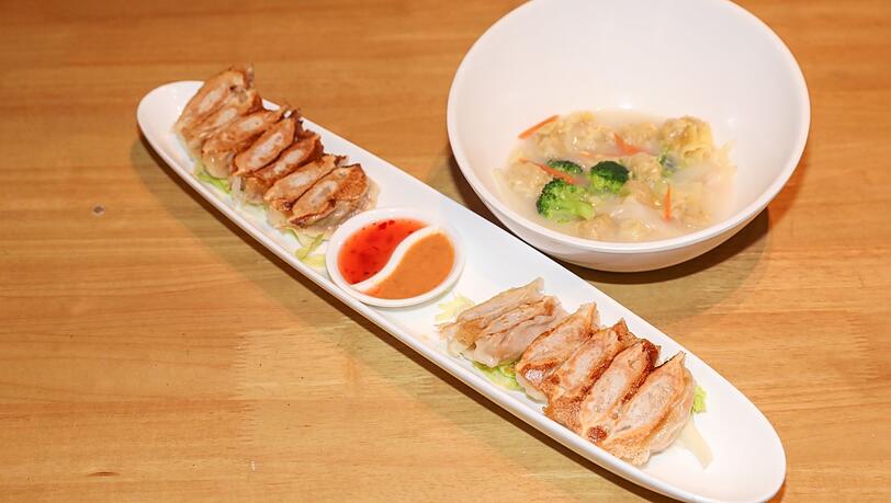 Knödel geht traditionell oder exotisch, wie hier im Gyoza, einer Station des Knödel-Spaziergangs. Knödel geht traditionell oder exotisch, wie hier im Gyoza, einer Station des Knödel-Spaziergangs.