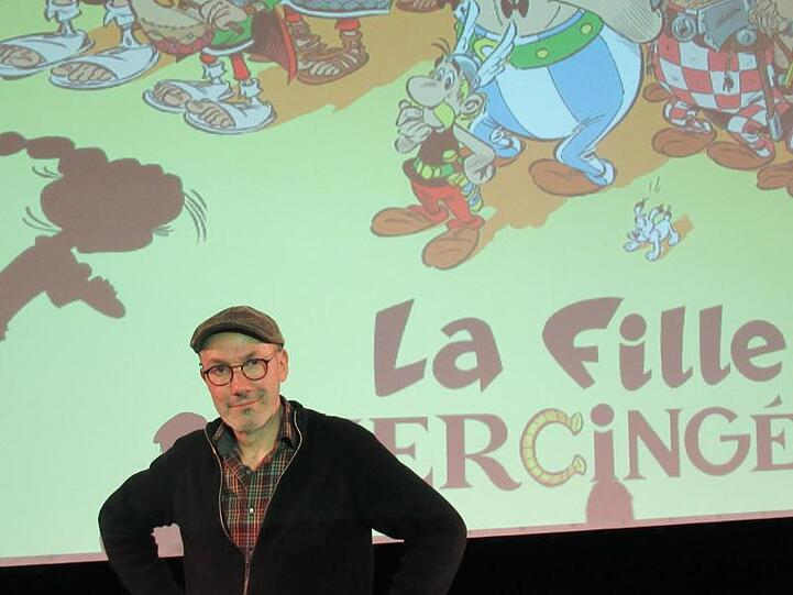 Jean-Yves Ferri stellt den neuen Asterix-Band vor.