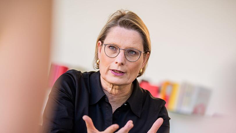 Die Neuregelung zur Vaterschaftsanfechtung ist die erste familienrechtliche Reform, die von der neuen Regierung auf den Weg gebracht wird.