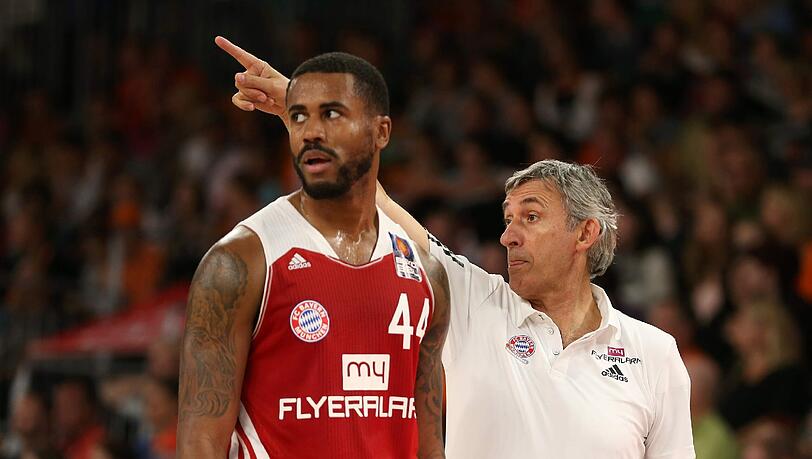 Bryce Taylor und Bayern-Coach Svetislav Pesic. Bryce Taylor und Bayern-Coach Svetislav Pesic.