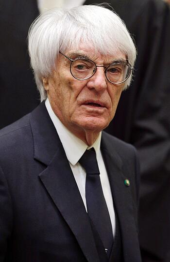Bernie Ecclestone in München: Der Formel-1-Boss steht wegen Bestechung in Millionenhöhe vor dem Münchner Landgericht. Die Bilder vom ersten Prozess-Tag.