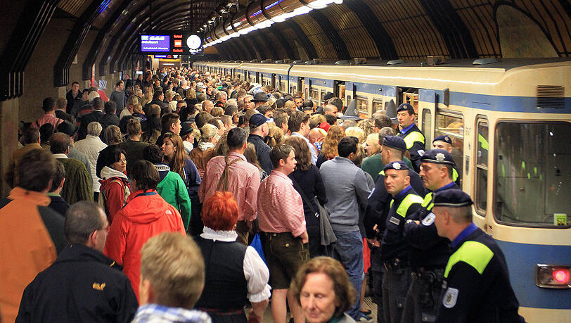 Während der Wiesn wird es voll in den U-Bahnen. Während der Wiesn wird es voll in den U-Bahnen.
