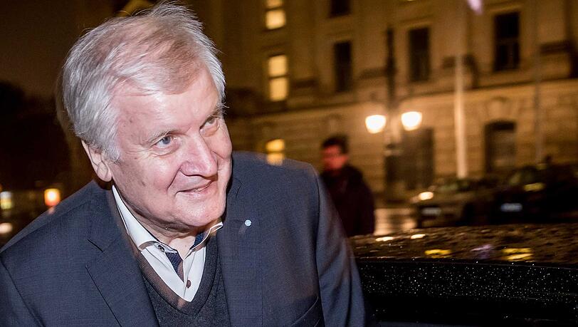 CSU-Vorsitzender Horst Seehofer nach dem Abbruch der Sondierungsgespräche in Berlin. CSU-Vorsitzender Horst Seehofer nach dem Abbruch der Sondierungsgespräche in Berlin.