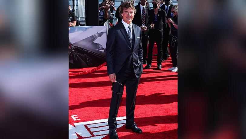 Tom Cruise strahlt bei der Premiere von "Top Gun: Maverick" in San Diego.