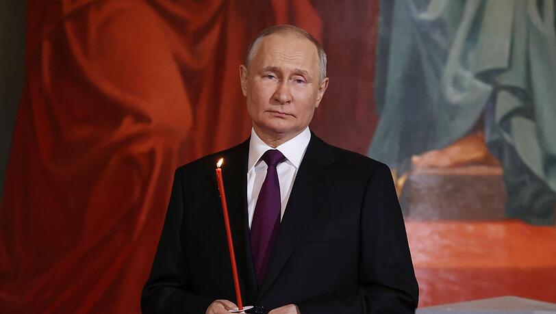 Wladimir Putin nimmt an dem orthodoxen Ostergottesdienst in der Christ-Erlöser-Kathedrale teil. Wladimir Putin nimmt an dem orthodoxen Ostergottesdienst in der Christ-Erlöser-Kathedrale teil.