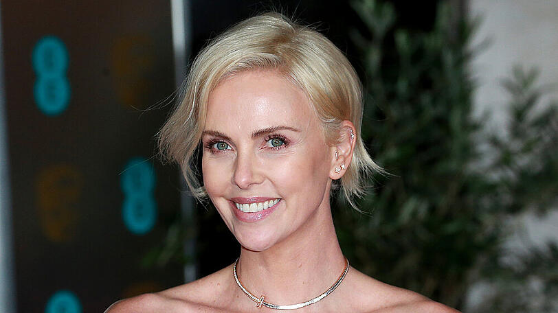 Schauspielerin Charlize Theron wünscht sich für ihre Töchter eine Zukunft ohne Ausgrenzung und Einschränkungen.