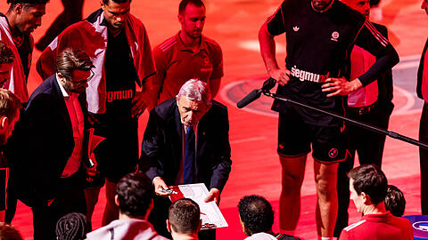 Chefcoach Svetislav Pesic hat direkt einen vollgepackten Spielplan zu bew&auml;ltigen.