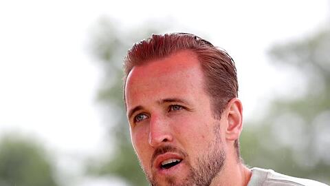 Englands Kapitän Harry Kane will beim Klassiker gegen Deutschland ebenso wie Manuel Neuer eine Regenbogen-Armbinde tragen.