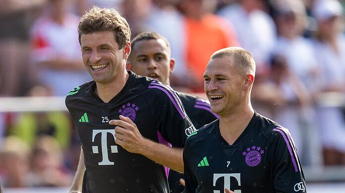 An Training ist für FC-Bayern-Star Thomas Müller (li.) derzeit nicht zu denken.