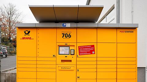 Gestatten, Ihre Postfiliale! Bundesweit 72 Automaten wurden als Postfilialen zugelassen, diese hier in Sankt Augustin bei Bonn ist eine davon.