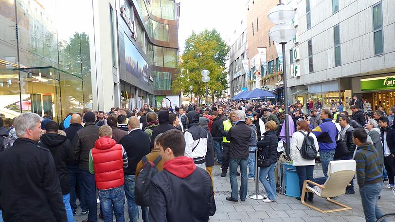 Verkaufsstart des iPhone 5 in München: Bilder vom Ansturm auf den Apple-Store in der Rosenstraße