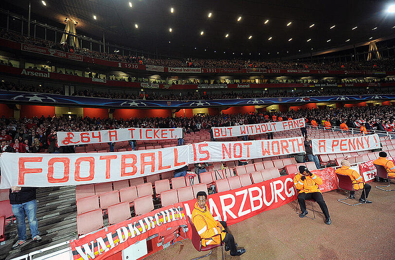 Die Bayern-Anhänger setzten in der Champions-League-Partie in London ein Zeichen.
