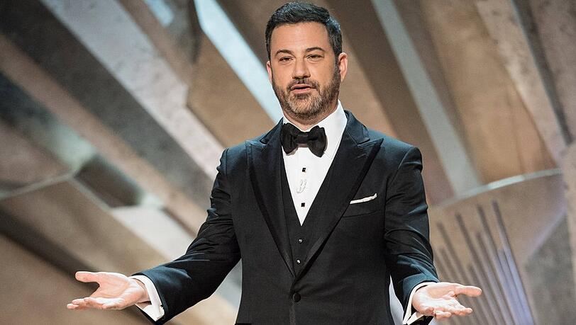 Jimmy Kimmel hat die Bemerkung &uuml;ber Melania Trump als "strahlende Witwe" als "harmlosen Scherz" bezeichnet.