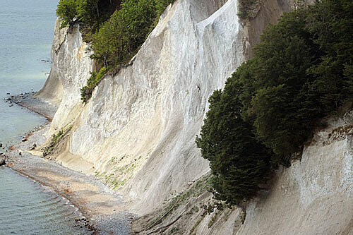 Bereits im Sommer 2010 waren auf Rügen wie hier bei Sassnitz im Nationalpark Jasmund tonnenweise Kreide und Mergel in die Tiefe gestürzt.