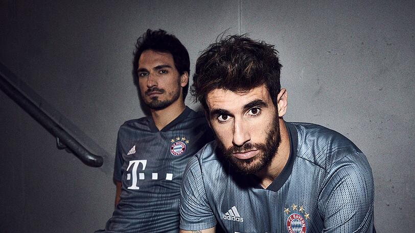 Der FC Bayern präsentiert die neuen Trikots für die Champions-League-Saison 2018/19 und setzt dabei auf Umweltschutz.