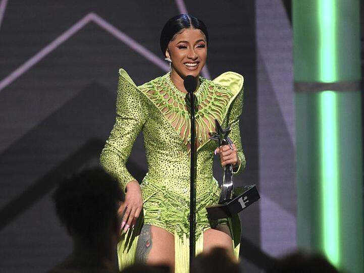 Cardi B bekam bei den BET Awards die Auszeichnung für das Album des Jahres.