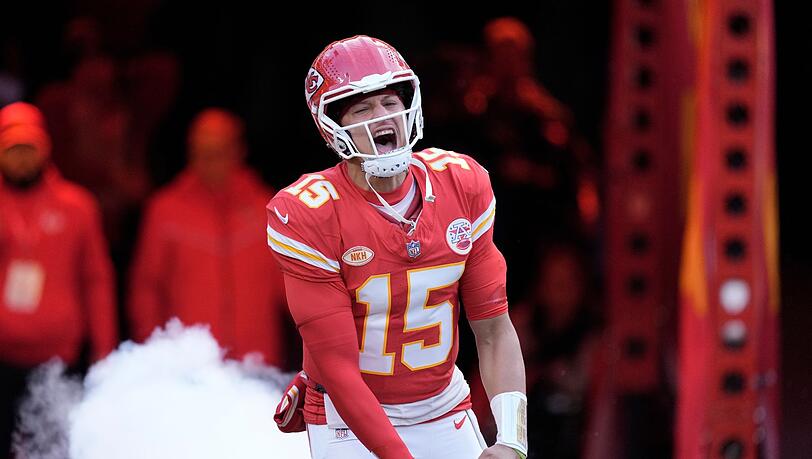 Zum Start der Playoffs treffen Quarterback Patrick Mahomes und seine Chiefs auf die Miami Dolphins.
