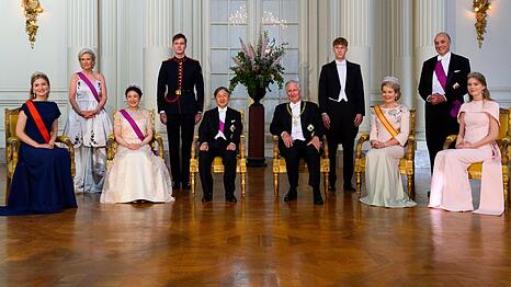 Die komplette belgische K&ouml;nigsfamilie ist zum Staatsbankett f&uuml;r das japanische Kaiserpaar erschienen.
