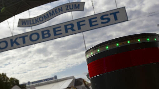 Mit diesen Pollern soll die Wiesn sicherer werden. Mögliche Bombenfahrzeuge sollen draußen bleiben. Mit diesen Pollern soll die Wiesn sicherer werden. Mögliche Bombenfahrzeuge sollen draußen bleiben.