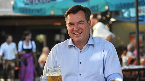 Josef Schmid fordert einen Extra-Wiesn-Tag ohne Platzreservierung in den Zelten.