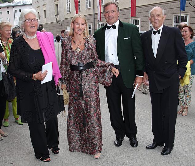 Elisabeth Auersperg mit Mann Prinz Alexander und ihren Eltern