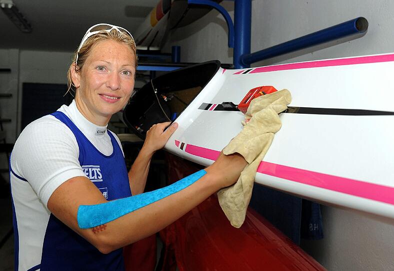 Nochmal wischen - und dann war's das: die deutsche Spitzen-Kanutin Katrin Wagner-Augustin.
