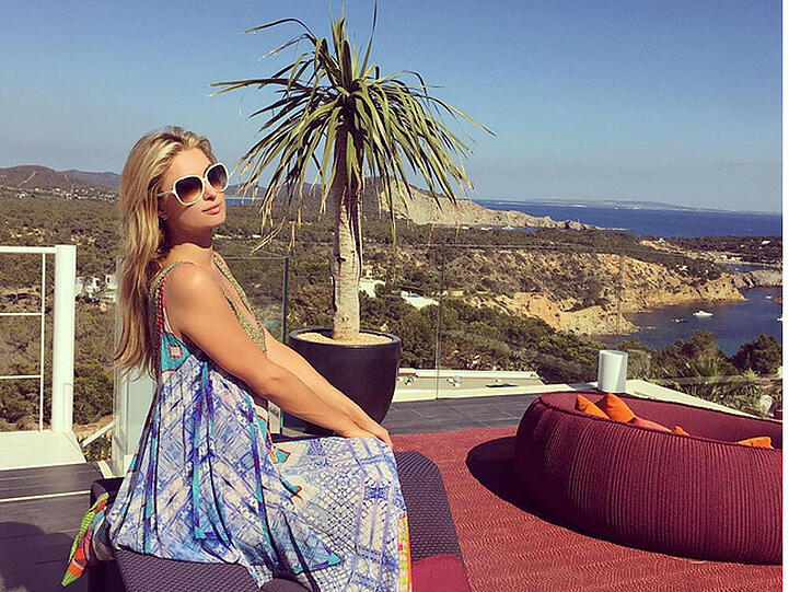Nach der Hochzeit ihrer Schwester Nicky Hilton mit James Rothschild am vergangenen Wochenende gönnt sich Paris eine Auszeit.