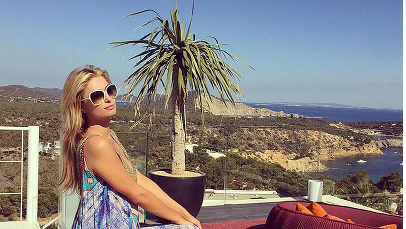 Nach der Hochzeit ihrer Schwester Nicky Hilton mit James Rothschild am vergangenen Wochenende gönnt sich Paris eine Auszeit. Nach der Hochzeit ihrer Schwester Nicky Hilton mit James Rothschild am vergangenen Wochenende gönnt sich Paris eine Auszeit.