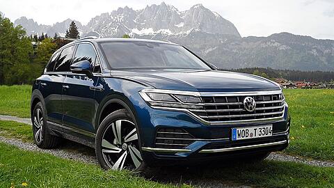 Neues Kleid: Der Touareg ist zwar gewachsen, wirkt aber trotz seiner schieren Masse elegant und knackig.