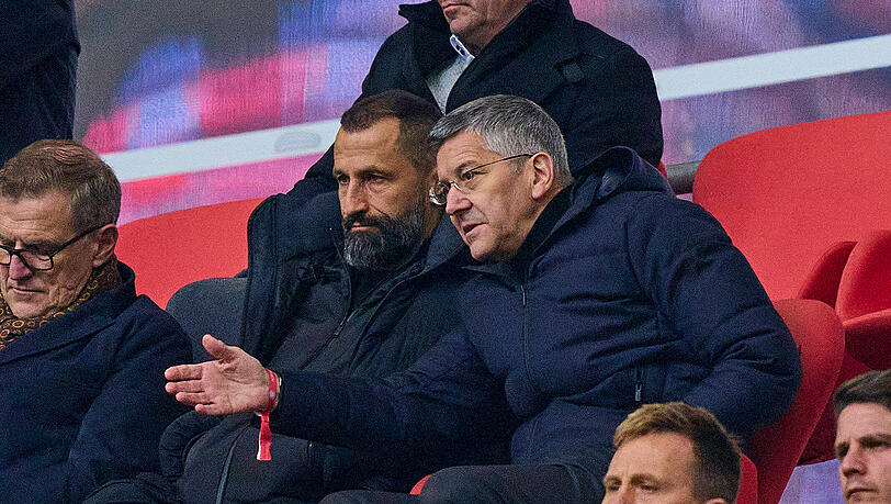 War mit dem Auftritt seines FC Bayern gegen Schalke sehr zufrieden: Präsident Herbert Hainer.
